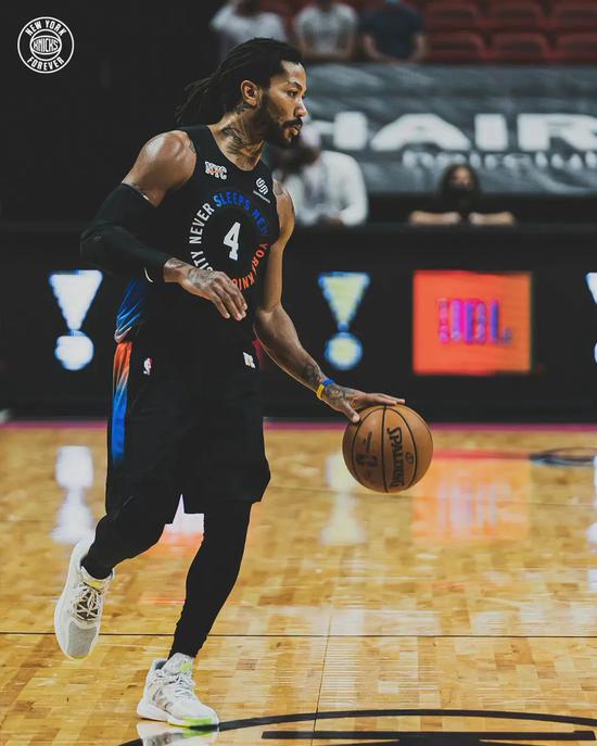  巴特勒三双热火加时险胜尼克斯  