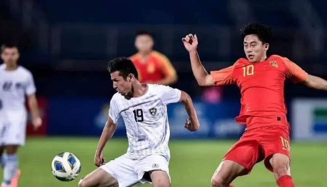  维罗纳签下巴西带刀后卫，曾效力中超引发关注  